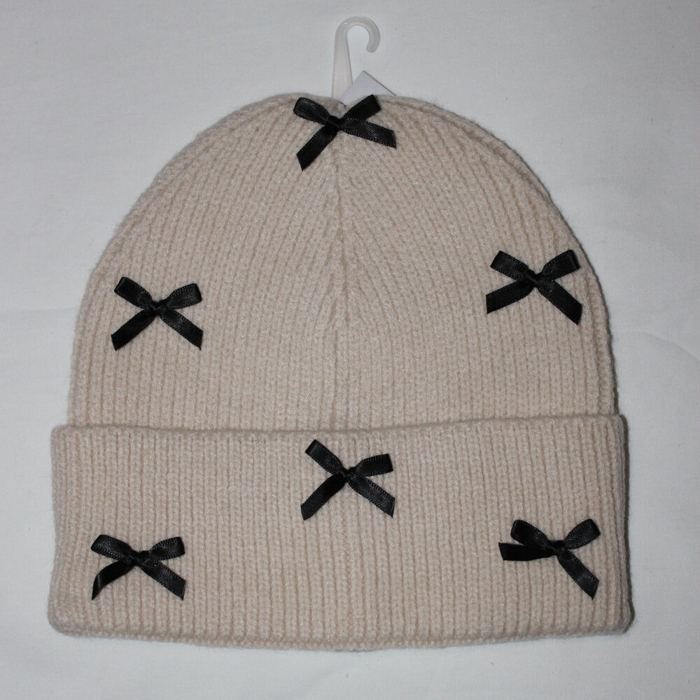 Beige hat bows