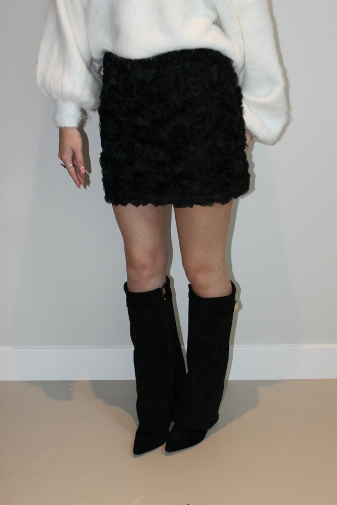 Black roses skirt