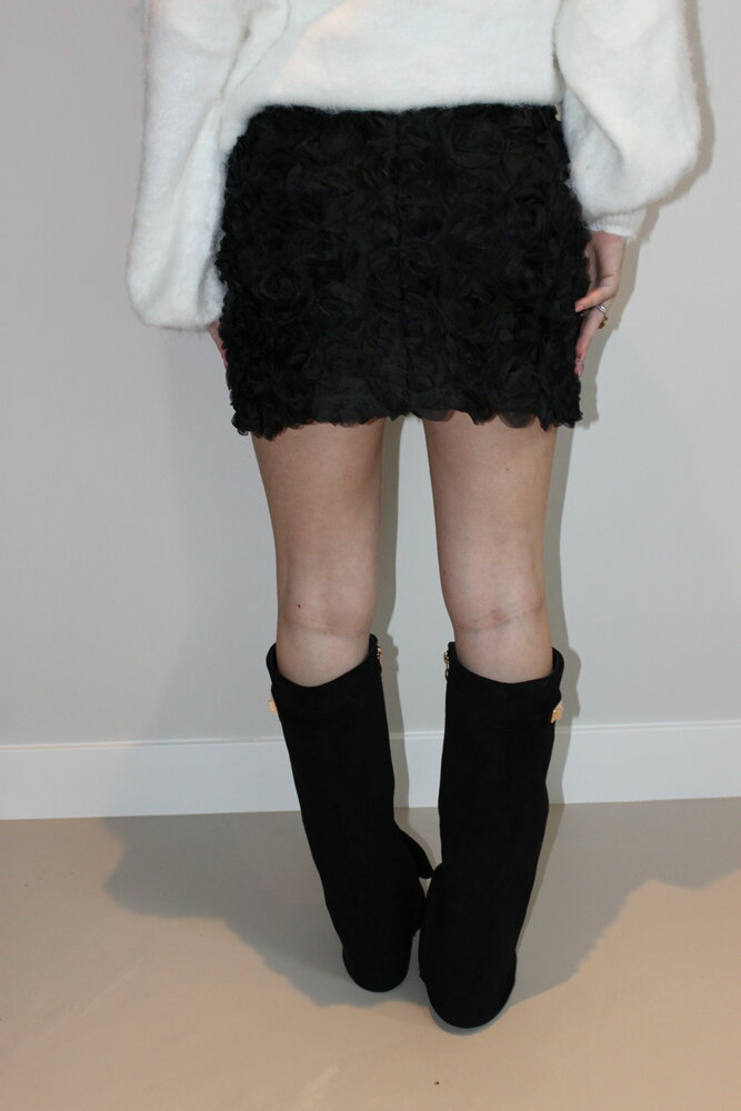Black roses skirt