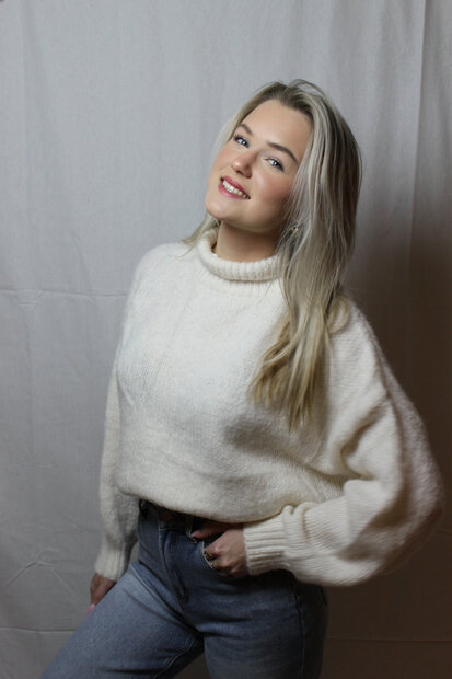 White knit sweater