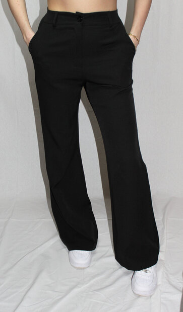 Black flaired pantalon