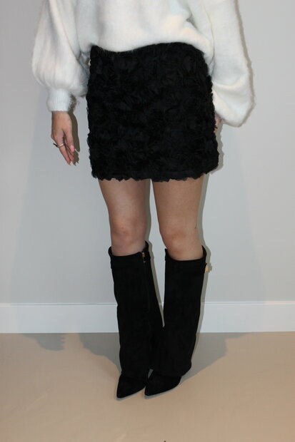 Black roses skirt
